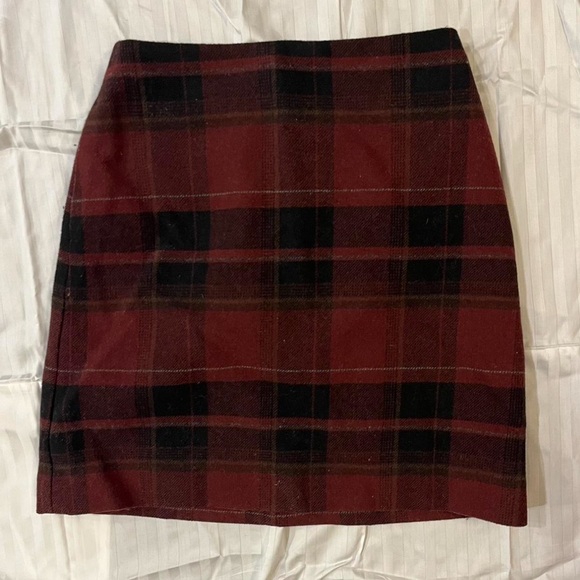 Uniqlo Dresses & Skirts - Gorgeous wool skirt from Uniqlo in plaid EUC
